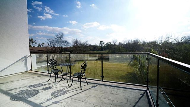 3308 N Macgregor Way, Houston, TX 77004