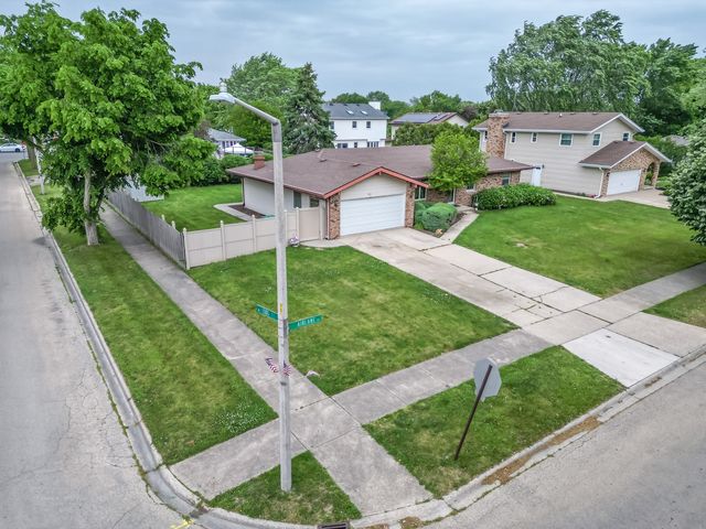 601 FAIRLANE Drive, Joliet, IL 60435