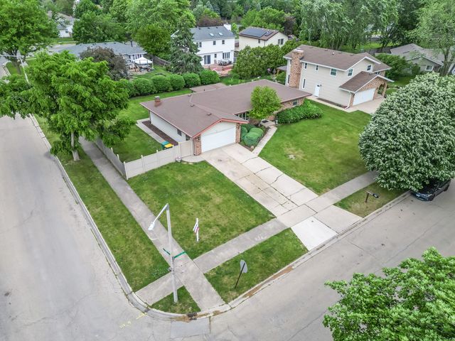601 FAIRLANE Drive, Joliet, IL 60435