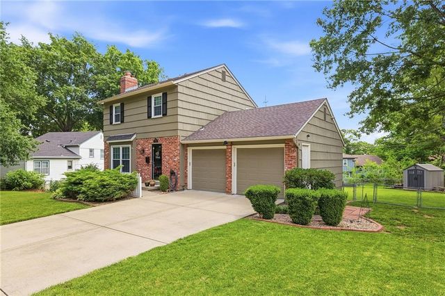 9529 Eby Street, Overland Park, KS 66212