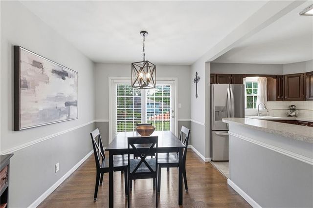 9529 Eby Street, Overland Park, KS 66212
