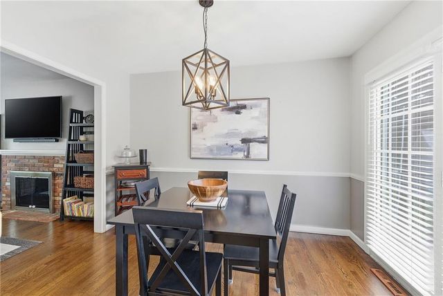 9529 Eby Street, Overland Park, KS 66212