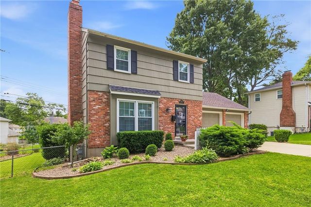 9529 Eby Street, Overland Park, KS 66212