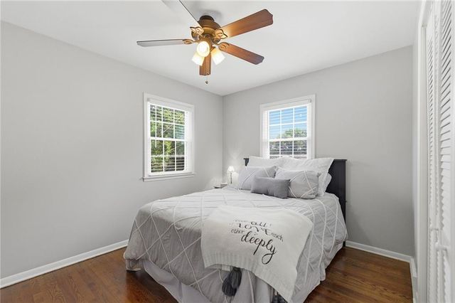 9529 Eby Street, Overland Park, KS 66212