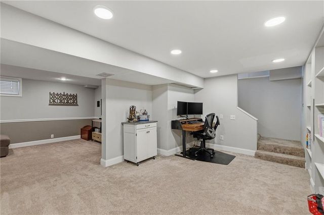9529 Eby Street, Overland Park, KS 66212