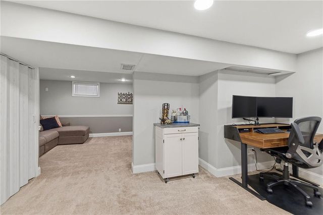 9529 Eby Street, Overland Park, KS 66212