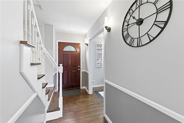 9529 Eby Street, Overland Park, KS 66212