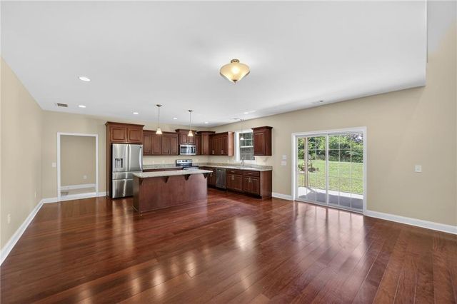 2204 Sidney Drive, Gainesville, GA 30506