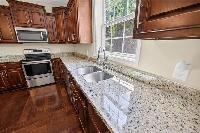2204 Sidney Drive, Gainesville, GA 30506