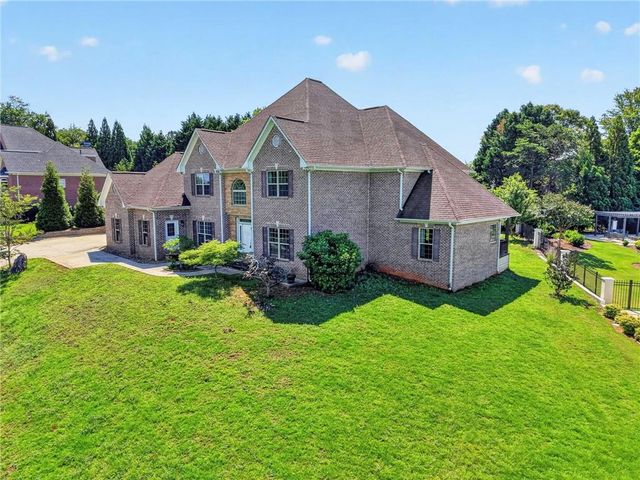2204 Sidney Drive, Gainesville, GA 30506