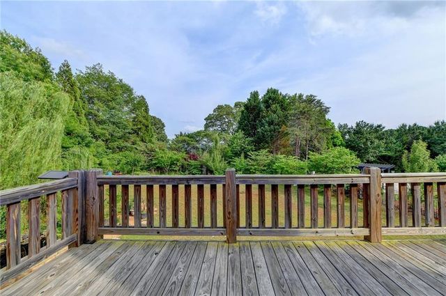 2204 Sidney Drive, Gainesville, GA 30506