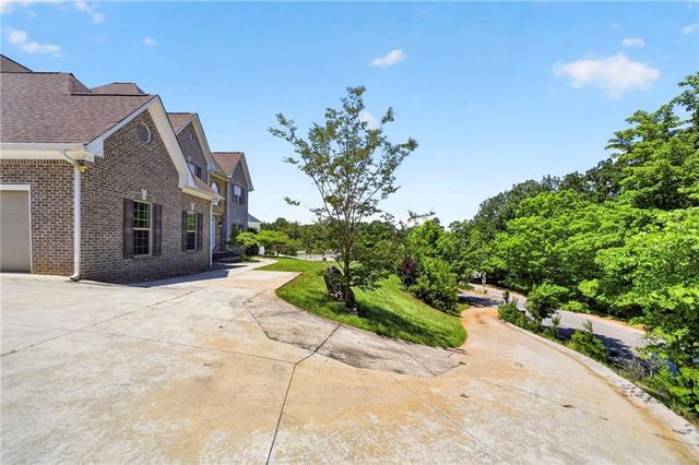 2204 Sidney Drive, Gainesville, GA 30506