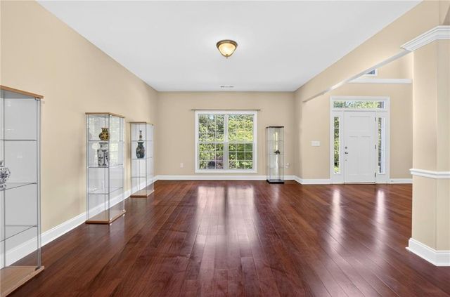 2204 Sidney Drive, Gainesville, GA 30506
