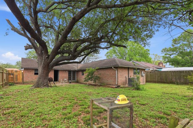 4002 Montego Drive, Baytown, TX 77521