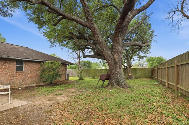 4002 Montego Drive, Baytown, TX 77521