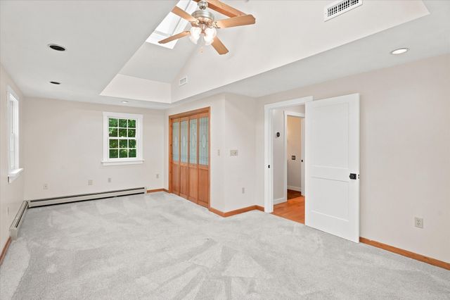21 Pumpkin Lane, Tewksbury, MA 01876