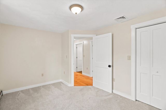 21 Pumpkin Lane, Tewksbury, MA 01876