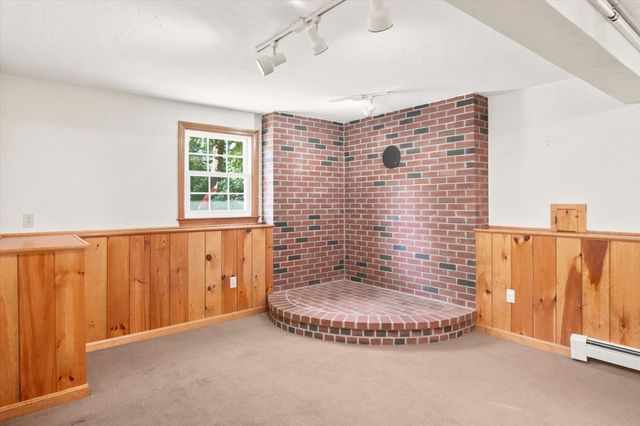 21 Pumpkin Lane, Tewksbury, MA 01876