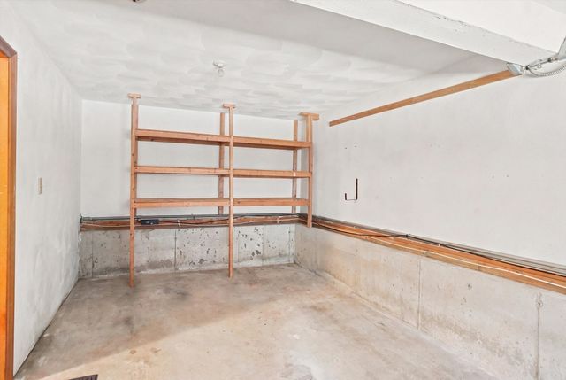21 Pumpkin Lane, Tewksbury, MA 01876