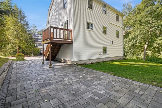 21 Pumpkin Lane, Tewksbury, MA 01876