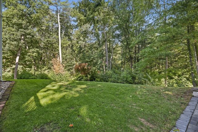 21 Pumpkin Lane, Tewksbury, MA 01876