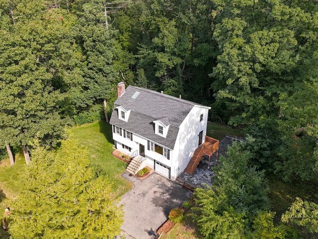 21 Pumpkin Lane, Tewksbury, MA 01876