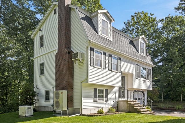 21 Pumpkin Lane, Tewksbury, MA 01876