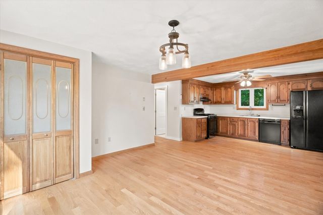 21 Pumpkin Lane, Tewksbury, MA 01876