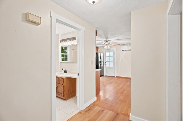 21 Pumpkin Lane, Tewksbury, MA 01876
