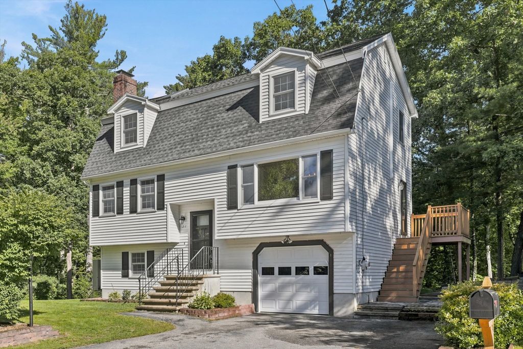 21 Pumpkin Lane, Tewksbury, MA 01876