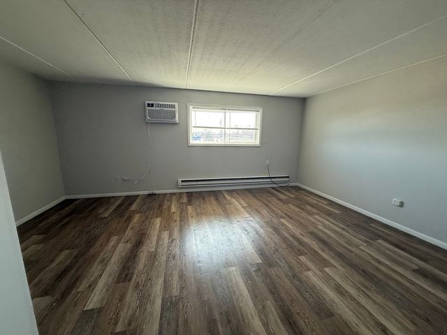 1128 Des Plaines Avenue 204, Forest Park, IL 60130