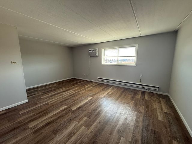 1128 Des Plaines Avenue 204, Forest Park, IL 60130