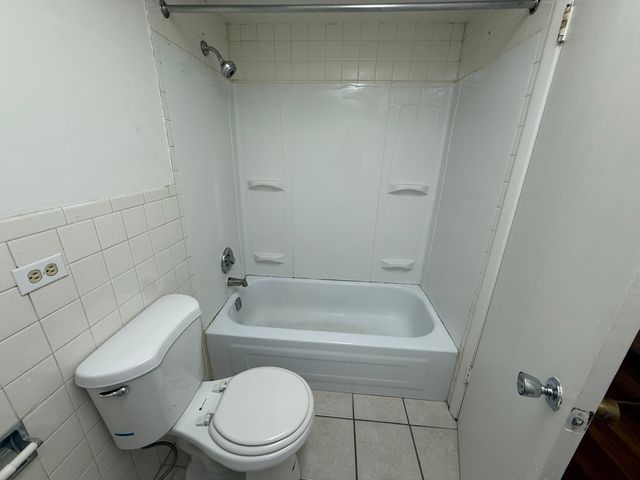 1128 Des Plaines Avenue 204, Forest Park, IL 60130