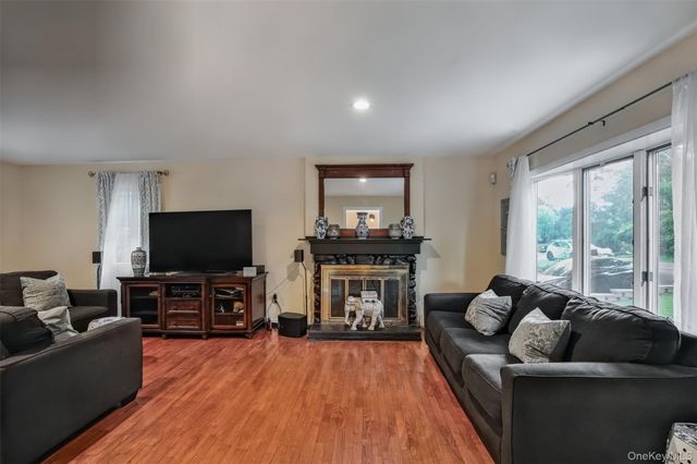 208 Sycamore Drive, Cornwall, NY 12553