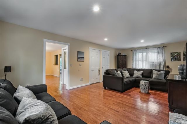 208 Sycamore Drive, Cornwall, NY 12553