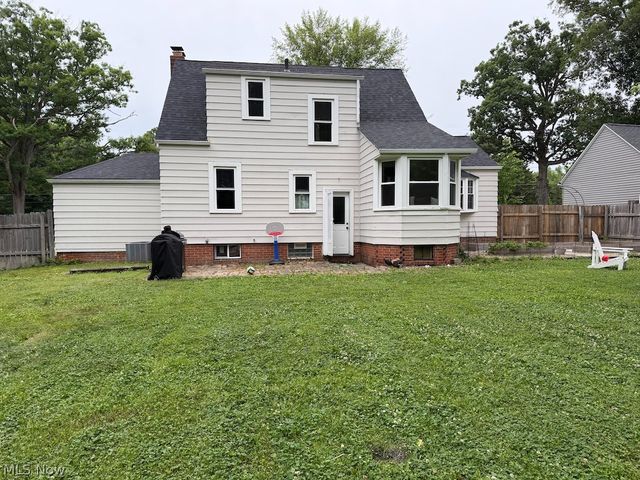 2350 Hillside Road, Seven Hills, OH 44131