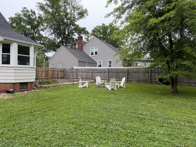 2350 Hillside Road, Seven Hills, OH 44131