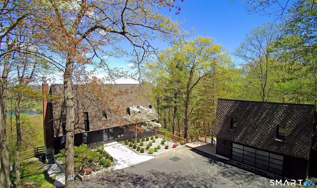 12 Hillcrest Court, Ridgefield, CT 06877