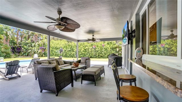 5581 SW 7th Street, Plantation, FL 33317