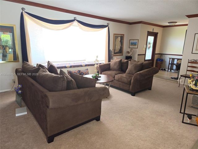 5581 SW 7th Street, Plantation, FL 33317