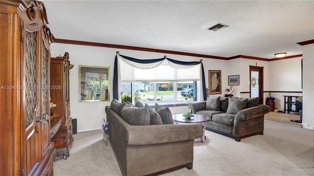 5581 SW 7th Street, Plantation, FL 33317
