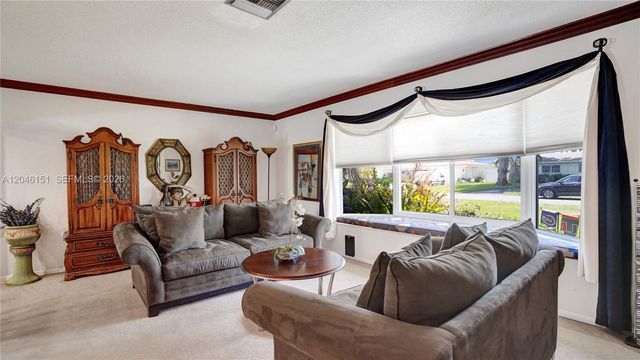 5581 SW 7th Street, Plantation, FL 33317