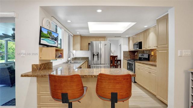 5581 SW 7th Street, Plantation, FL 33317