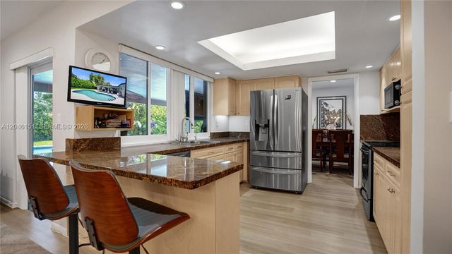 5581 SW 7th Street, Plantation, FL 33317