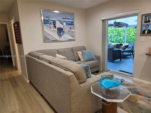 5581 SW 7th Street, Plantation, FL 33317