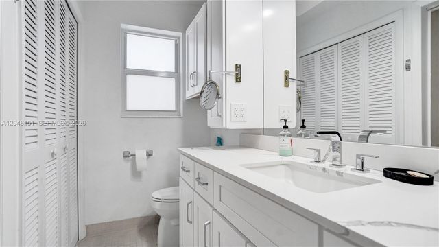 5581 SW 7th Street, Plantation, FL 33317