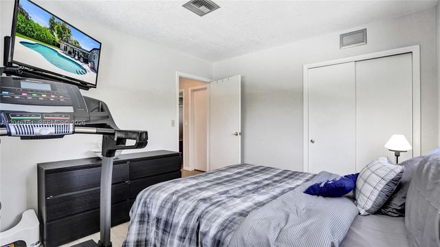 5581 SW 7th Street, Plantation, FL 33317