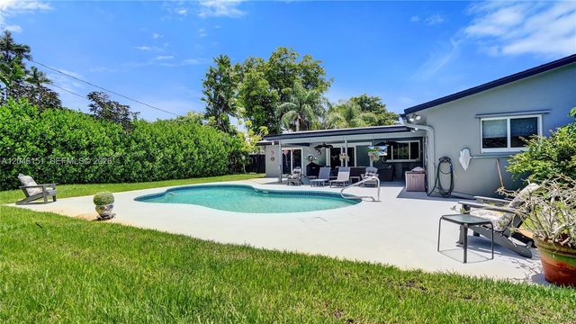 5581 SW 7th Street, Plantation, FL 33317