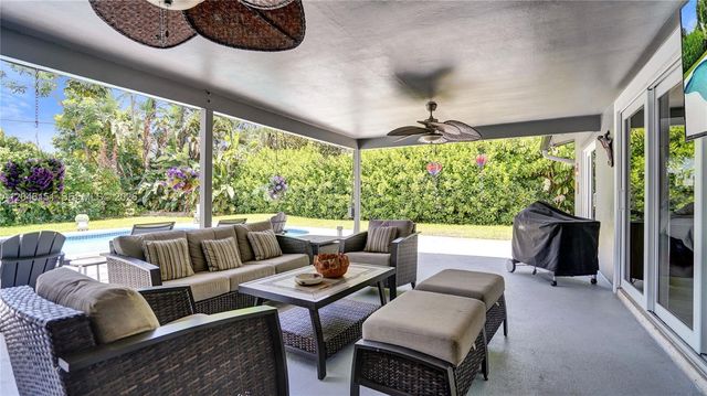 5581 SW 7th Street, Plantation, FL 33317
