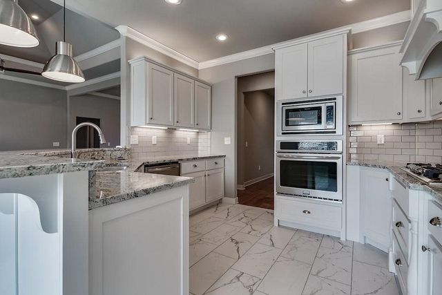 3001 SW Satinwood Avenue, Bentonville, AR 72713